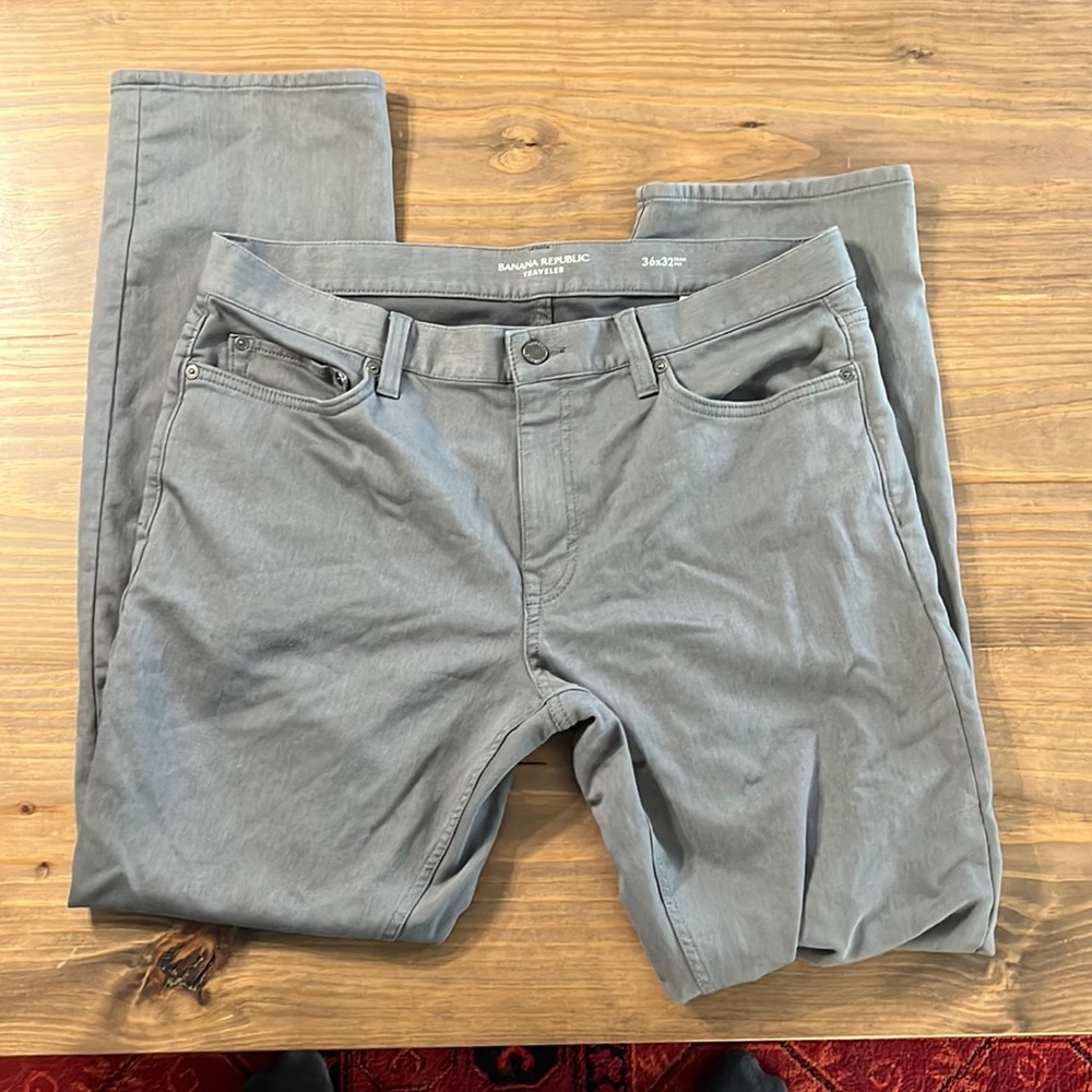 Banana Republic Traveler Slim Chino 36x32